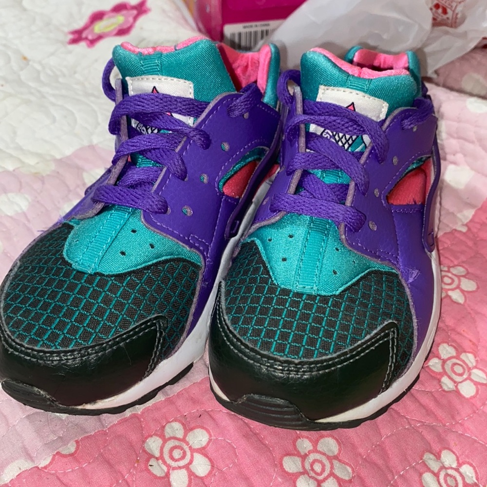 NIKE shoes
